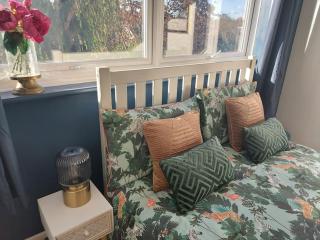 2 bed flat, Bounds Green, Piccadilly line, London N11 - 6