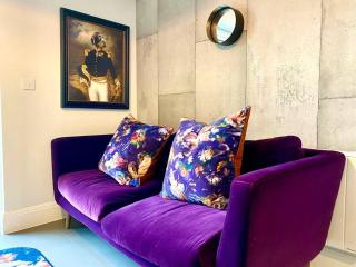 Stunning Apartment - 1 Minute walk to Poole Quay - Great Location - Free Parking - Fast WiFi - Smart TV - Newly decorated - sleeps up to 2! Close to Poole & Bournemouth & Sandbanks - Poole - 9
