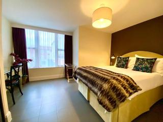 Stunning Apartment - 1 Minute walk to Poole Quay - Great Location - Free Parking - Fast WiFi - Smart TV - Newly decorated - sleeps up to 2! Close to Poole & Bournemouth & Sandbanks - Poole - 8