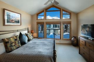 One Breckenridge Place Bear Trail Townhome: Stroll to Main St, Slopes - 3