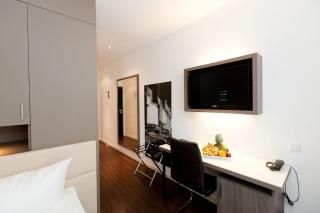 Manhattan Hotel - 3