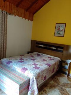 chale canto dos pássaros 2 fica 3 kilometros antes de Monte Verde MG - 3