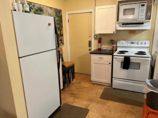 Char's Landing Hostel - Port Alberni - 2