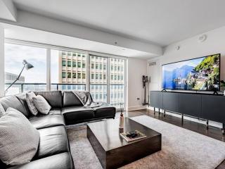 Luxury Condo on Bay Street - Toronto - 5