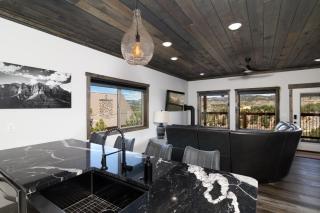 Overlook Cabin. Romantic Views Fire Pit/Hot Tub & Zion Adventure - 5