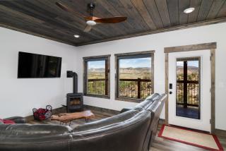 Overlook Cabin. Romantic Views Fire Pit/Hot Tub & Zion Adventure - Orderville - 8