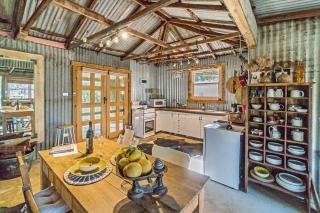 The Shearing Shed - Boutique Farm Stay - Cowra - 4