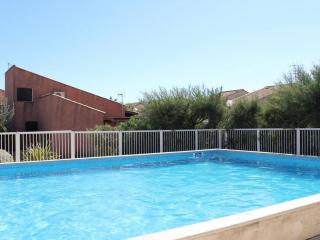 Pavillon 3 pièces avec mezzanine, piscine, proche plage du Grazel - 5 couchages, parking, véranda - FR-1-229-72 - Gruissan - 0