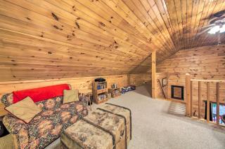 Cozy Cabin in Coosawattee River Resort! - Ellijay - 2