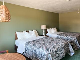 The Trail Inn - Sutton, Nebraska - US-6 HWY - - 9