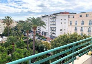 Viva Riviera Large 1 Bedroom with Sunny Terrace - 8