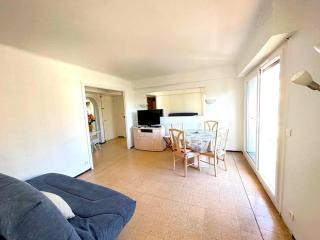 Viva Riviera Large 1 Bedroom with Sunny Terrace - 2