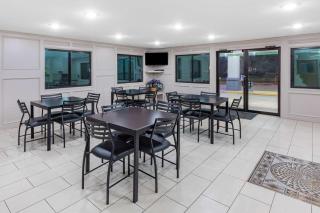 Super 8 by Wyndham League City Kemah Area - League City - 8