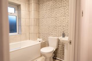 The Mews, Amazing Newport 2 BR, Excellent location, Parking, Perfect for Contractors - 7