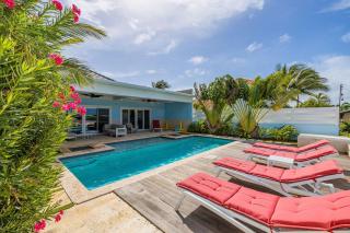 Fantastic 3-Bdr Villa With Gorgeous Pool View - Palm-Eagle Beach - 2