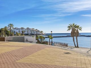 Amplio y luminoso apartamento en 1 línea playa - Marbella - 1