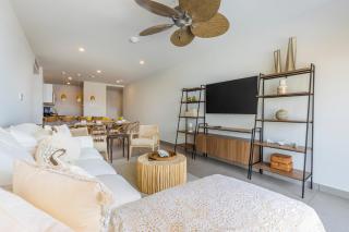 Experience The Groovy Harbour House Lifestyle - Oranjestad - 3