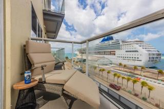 Experience The Groovy Harbour House Lifestyle - Oranjestad - 1