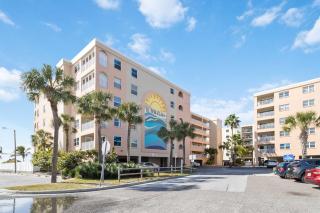 Direct Beachfront Corner Unit - Beach Place #206 - St Pete Beach - 3