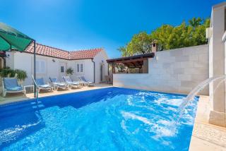 Family friendly house with a swimming pool Skrip, Brac - 17345 - 9