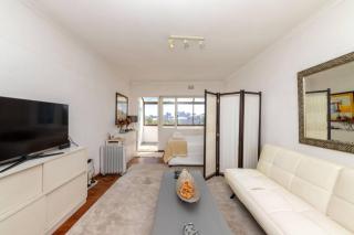 Bright and Homey 1 Bedroom in Gardens - Cidade Do Cabo - 3