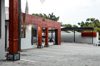 Cascades Guest Lodge - 4