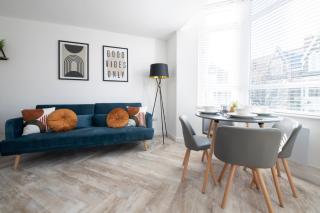 Connaught House - City Centre - Free Parking & Wi-Fi - 8