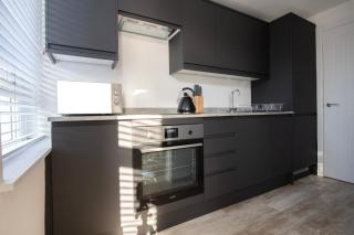 Connaught House - City Centre - Free Parking & Wi-Fi - 3