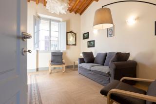 Fossi Elegant Apartment - 1