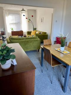 Contemporary 2 Bedroom Victorian Town House - Sleeps up to 6 - Kimberley - 3