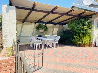 The Valley, tranquil 3 bedroom home with pool - 8