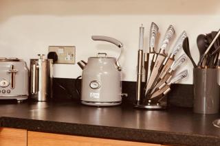 Deluxe Apt - Beautiful River View, Balcony &Free Secure Parking - Leeds - 8