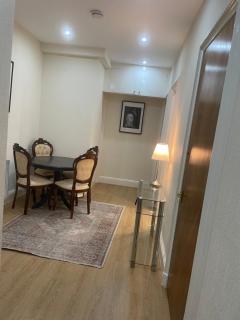 Fantastic location 10 mins to Princes Street- 15 to Royal Mile- main door-patio - Edinburgh - 1