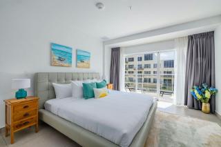 Magnificent 2 Bedroom Corner Condo With The View - 1