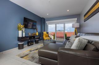 Warm & Nicely Decorated Unit Unbeatable Location - 7