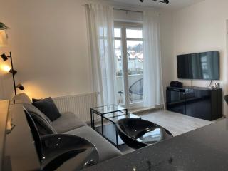 Modern Box Apartment - 8
