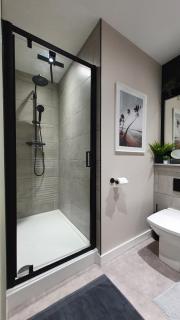 Stylish 1Bed Apartment in Sheffield CC - 2