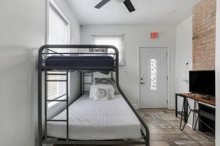 Sleep 10 next to Superdome and downtown - New Orleans - 6