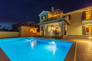 Villa David - luxurious secluded villa with a heated pool - Butkovići - 9