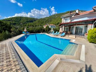 Family-Friendly 4 BR Villa with Pool and Garden - Fethiye - Fethiye - 6