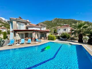 Family-Friendly 4 BR Villa with Pool and Garden - Fethiye - Fethiye - 9