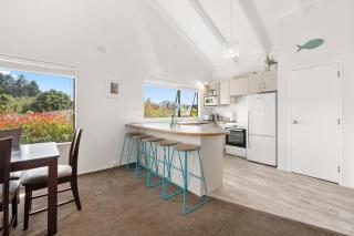 Waitahanui Lake House - Lake Taupo Holiday Home - Waitahanui - 1