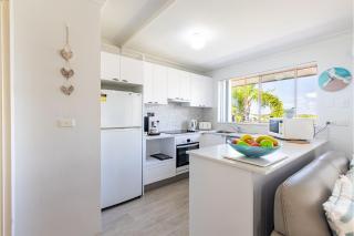 Frangipani 4 spacious townhouse - Shoal Bay - 2