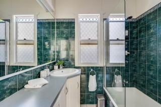 Cute & Cheerful! Close to CBD & Gorgeous Parkland! - Toowoomba - 7