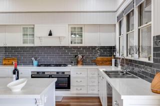 Elegant, Stunning & Central! East Side Gem! - 5