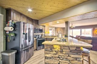 Stunning Lake Views Spacious Osage Beach Condo! - Osage Beach - 3