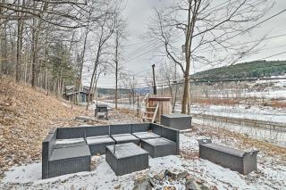 Chic Prattsville Studio with Private Hot Tub! - Prattsville - 6