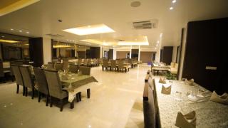 Dhamma Grand Hotel Resort - 7