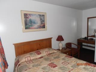 Maples Motel - Orillia - 3