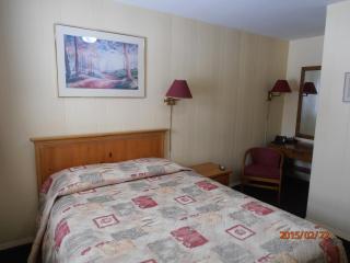 Maples Motel - Orillia - 2